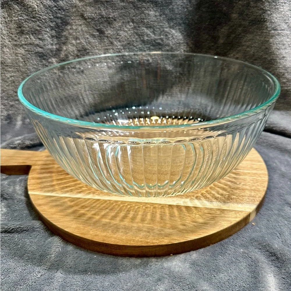 Pyrex Clear Glass Bowl with Ribbed Logo
